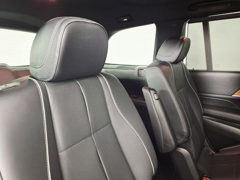 Used 2022 Mercedes-Benz GLS 450 4MATIC image 12