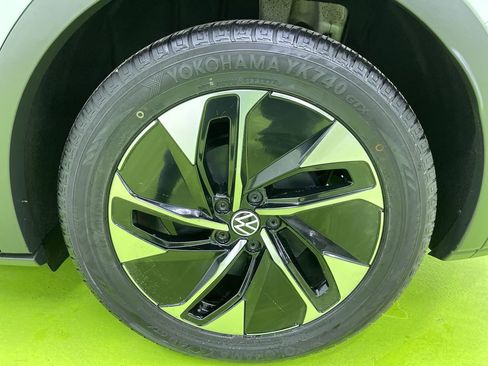 Used 2022 Volkswagen ID.4 Pro image 15