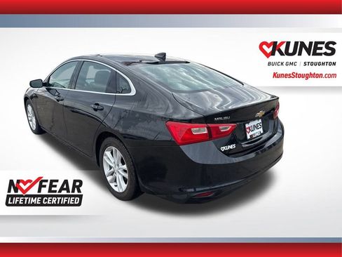 Used 2017 Chevrolet Malibu LT image 9