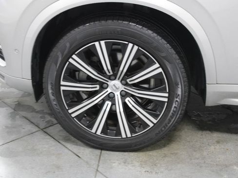 Used 2023 Volvo XC90 B5 Plus image 19