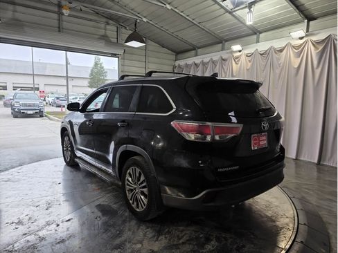 Used 2015 Toyota Highlander Limited Platinum image 4