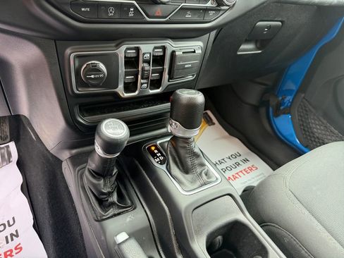Used 2022 Jeep Wrangler Unlimited Sport AWD/4WD image 21