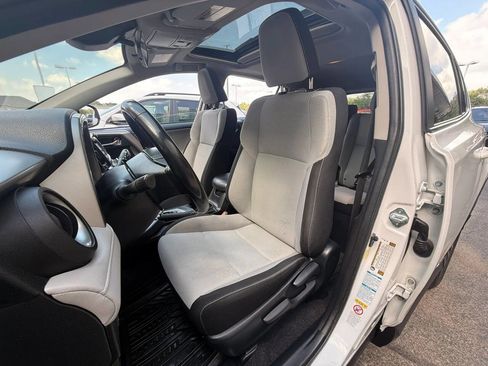 Used 2018 Toyota RAV4 XLE w/ Convenience Package AWD/4WD image 12