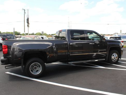 Used 2016 GMC Sierra 3500 Denali w/ Duramax Plus Package AWD/4WD image 7