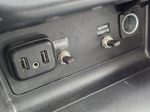 Used 2022 Chevrolet Colorado LT w/ Fleet Safety Package RWD image 21