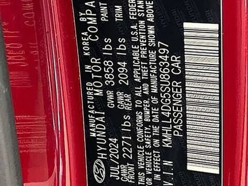 Used 2025 Hyundai Elantra SE FWD image 18