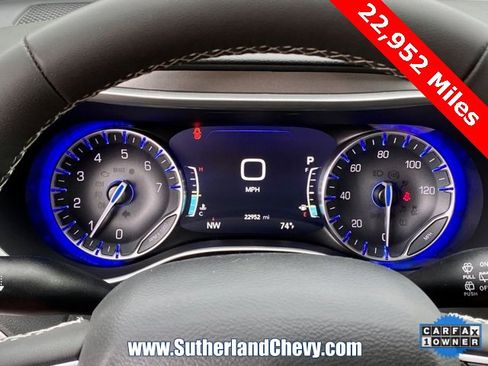Used 2024 Chrysler Pacifica Touring-L image 21