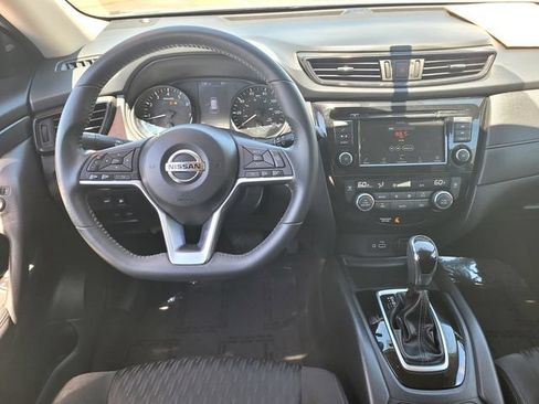 Used 2018 Nissan Rogue SV FWD image 14
