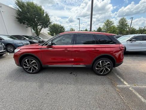 New 2025 Lincoln Corsair Reserve image 3