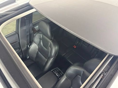 Used 2016 Volvo XC90 T6 Momentum w/ Momentum Plus Package AWD/4WD image 28