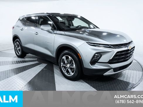 Used 2025 Chevrolet Blazer LT FWD image 9