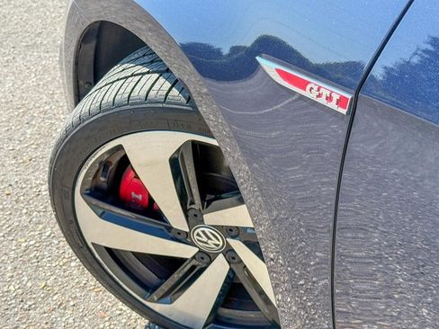 Used 2018 Volkswagen GTI SE w/ SE Leather Package image 8