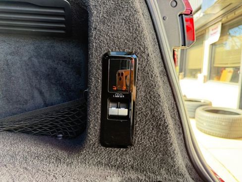 Used 2023 Land Rover Range Rover Sport SE Dynamic image 38