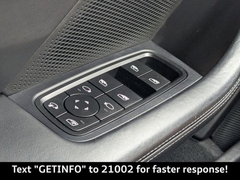 Used 2022 Porsche Taycan image 29