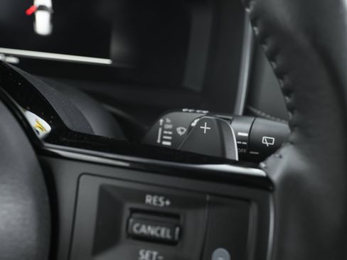 Used 2022 Nissan Rogue Platinum w/ Head-Up Display Package image 20