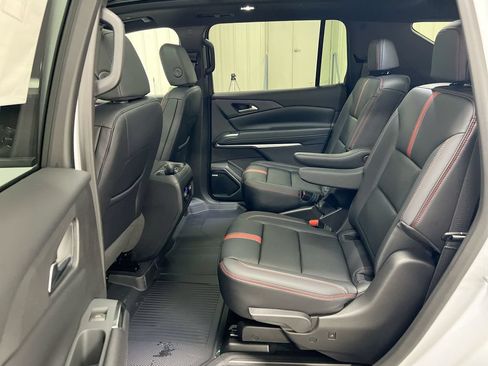 New 2026 Chevrolet Traverse RS w/ LPO, Floor Liner Package AWD/4WD image 24