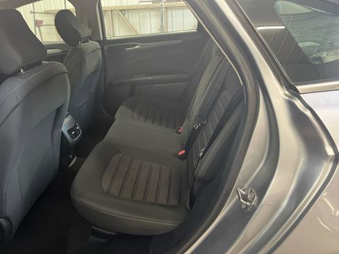 Used 2020 Ford Fusion SE image 15