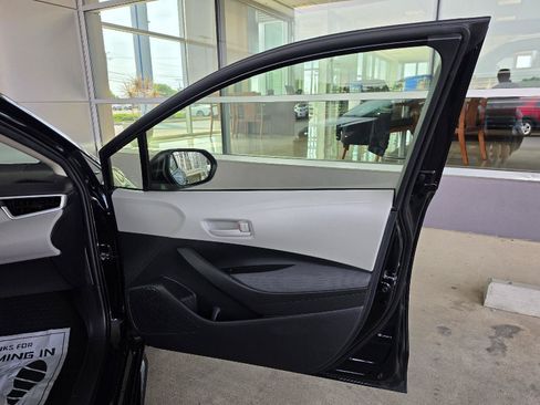 Used 2024 Toyota Corolla LE FWD image 12