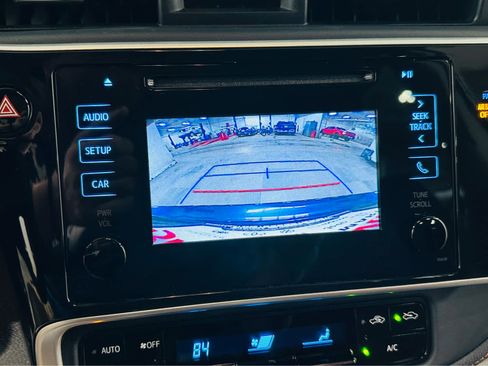 Used 2018 Toyota Corolla SE FWD image 12