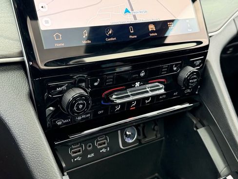 New 2025 Jeep Grand Cherokee Limited image 28