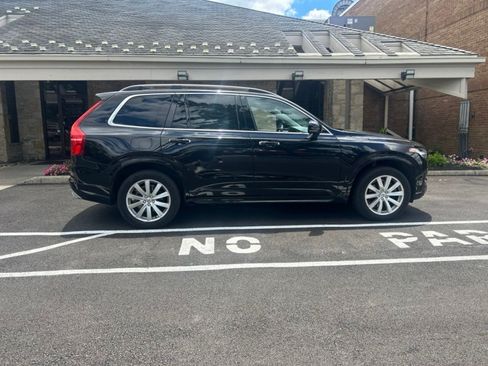 Used 2016 Volvo XC90 T6 Momentum w/ Momentum Plus Package AWD/4WD image 15