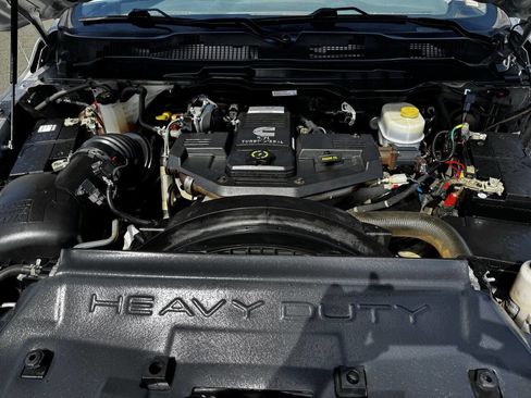 Used 2018 RAM 3500 SLT w/ Cold Weather Group AWD/4WD image 17