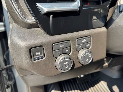 Certified 2026 Chevrolet Silverado 1500 LT AWD/4WD image 26