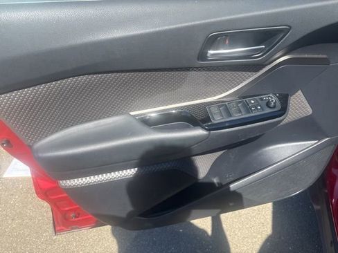 Used 2022 Toyota C-HR Limited image 13