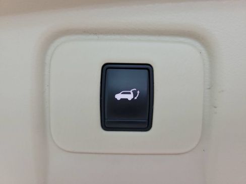 Used 2015 Nissan Murano Platinum w/ Platinum Technology Package AWD/4WD image 17