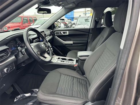 Used 2021 Ford Explorer XLT image 13