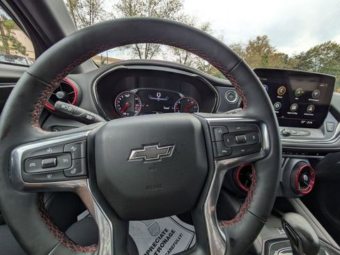Used 2025 Chevrolet Blazer RS image 16