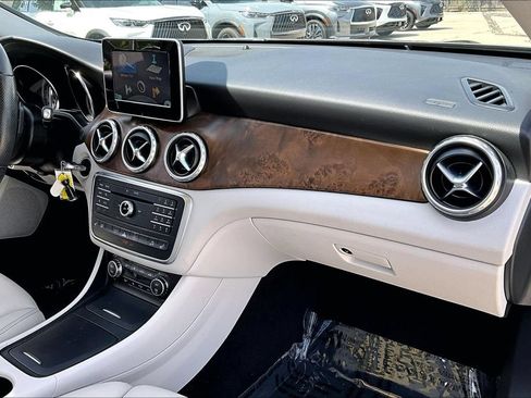 Used 2016 Mercedes-Benz GLA 250 4MATIC image 25