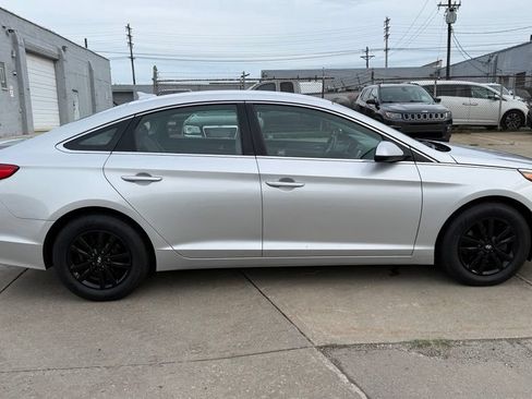 Used 2017 Hyundai Sonata SE FWD image 5