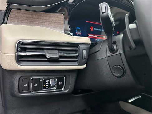 New 2026 Lincoln Corsair Reserve w/ Towing Package image 32