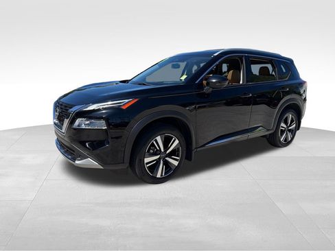 Used 2023 Nissan Rogue Platinum w/ Platinum Premium Package FWD image 3