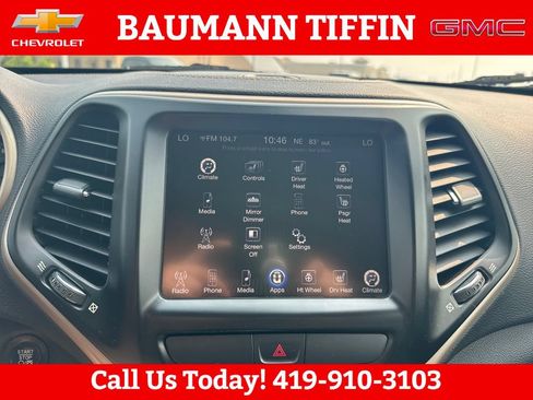 Used 2016 Jeep Cherokee Latitude w/ Comfort & Convenience Group AWD/4WD image 12