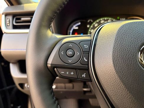 Used 2025 Toyota RAV4 SE w/ Weather Package image 22