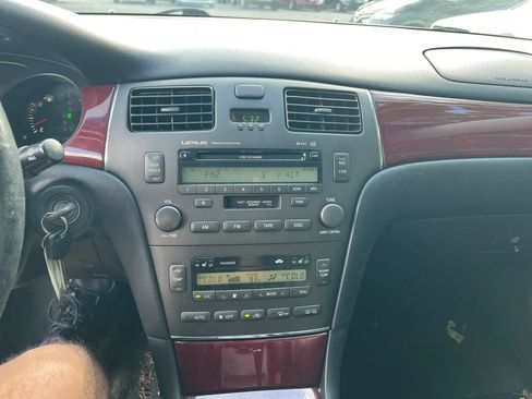 Used 2002 Lexus ES 330 w/ Premium Pkg FWD image 5