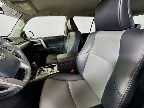Used 2018 Toyota 4Runner SR5 Premium RWD image 19