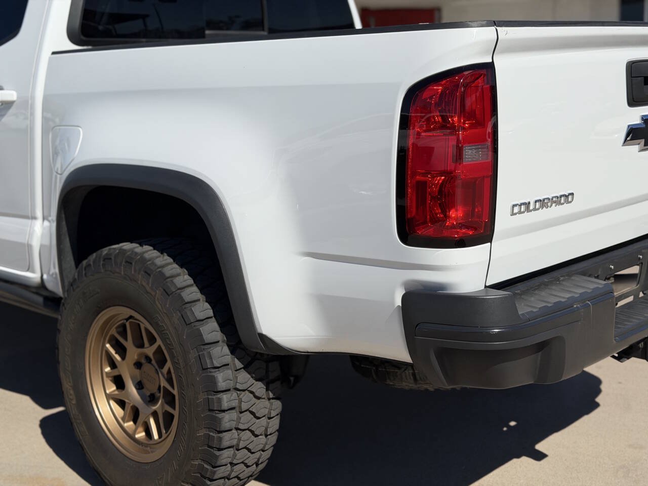 Used 2018 Chevrolet Colorado ZR2 w/ ZR2 Dusk Special Edition AWD/4WD image 18