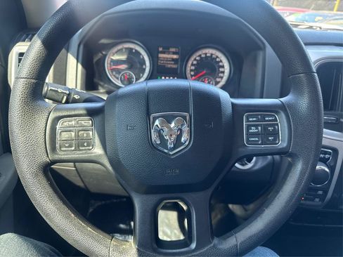 Used 2017 RAM 1500 Classic SLT AWD/4WD image 16