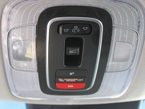 Used 2024 Hyundai Elantra Limited FWD image 17