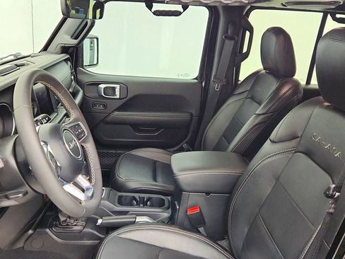 Used 2023 Jeep Wrangler Unlimited Sahara AWD/4WD image 20