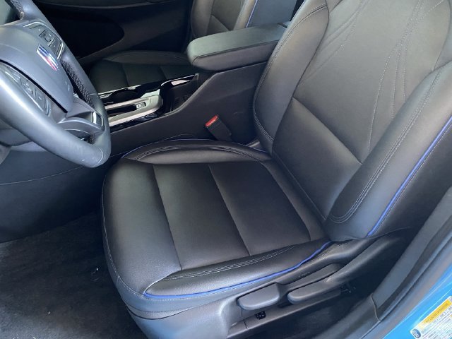 Used 2025 Buick Envista Sport Touring w/ Convenience II Package FWD image 17