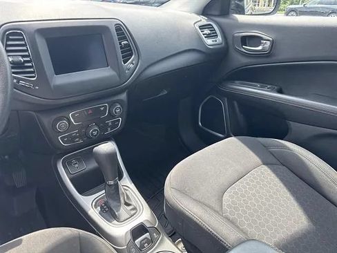 Used 2019 Jeep Compass Sport FWD image 11