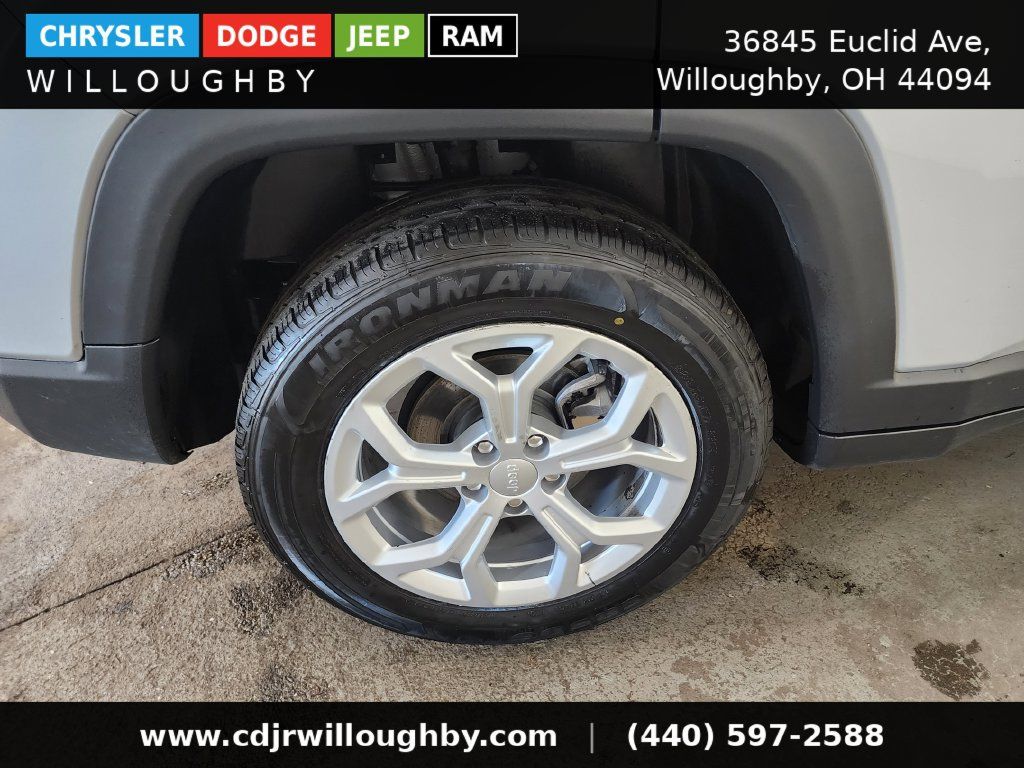 Used 2024 Jeep Compass Latitude AWD/4WD image 38