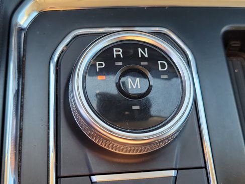 Used 2024 Ford Expedition Max XLT image 24