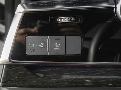 Used 2022 Audi Q8 Premium Plus w/ Premium Plus Package image 29