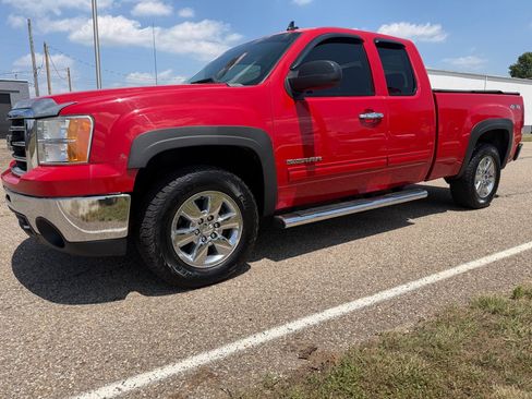 Used 2012 GMC Sierra 1500 SLE w/ Power Tech Package AWD/4WD image 3