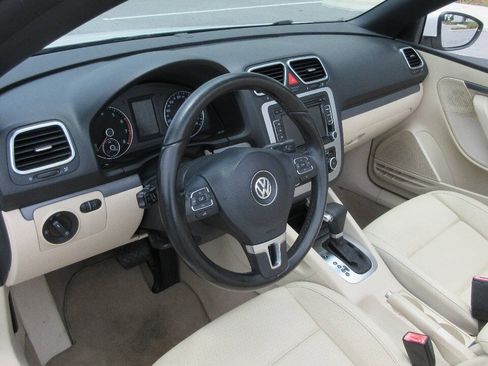 Used 2011 Volkswagen Eos Komfort FWD image 10